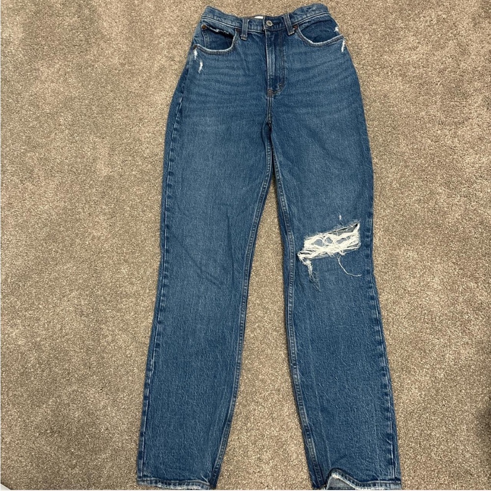 Abercrombie The 90s Straight Ultra High Rise Jean